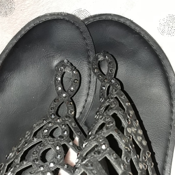 Black Outline Silver Rhine Stone Sandles - Picture 5 of 6